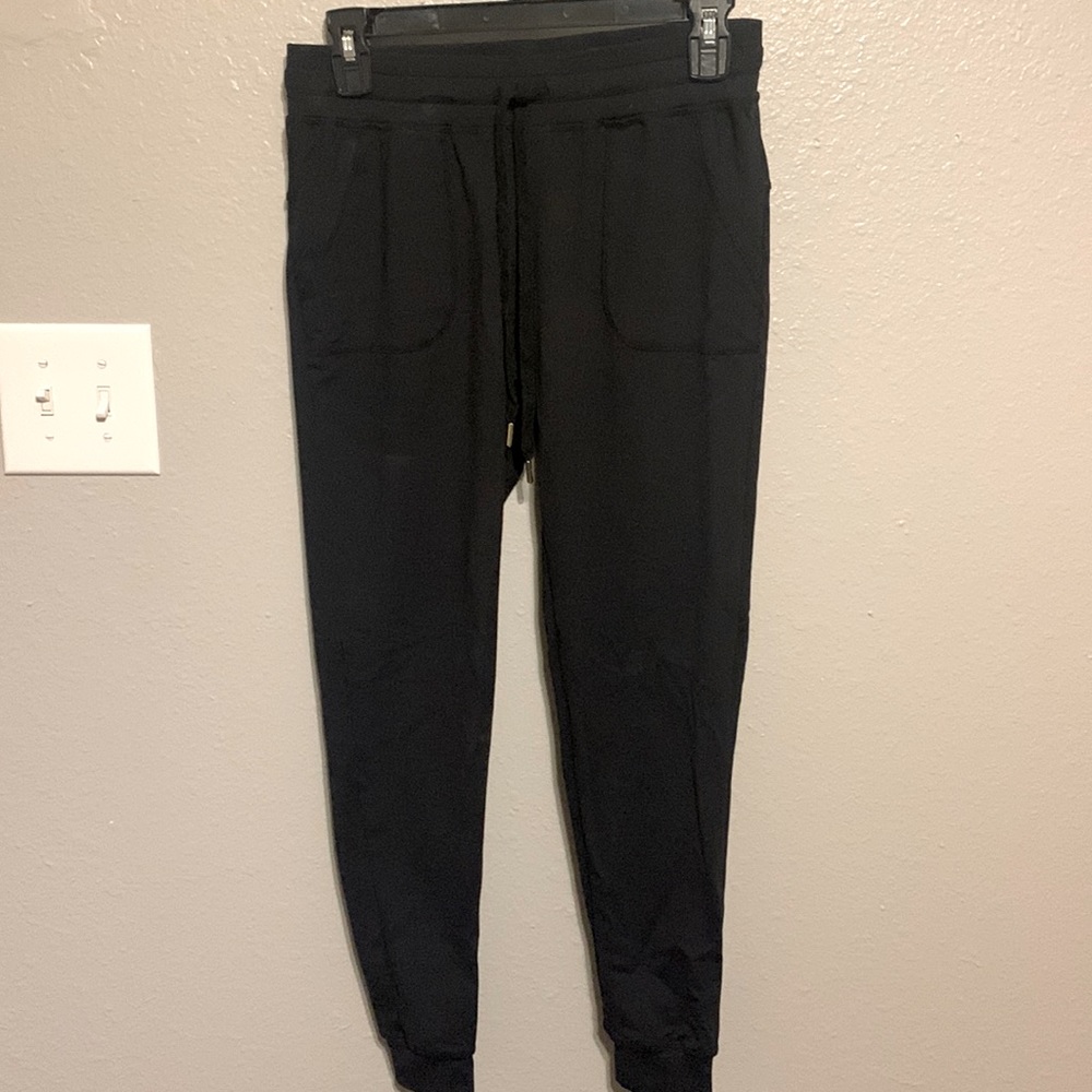 Zyia black peak joggers